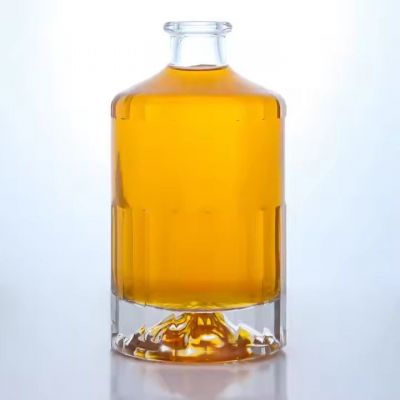 Transparent 750ml glass liquor bottles short neck and thick bottom bottle round whisky vodka tequila bottle with cork top