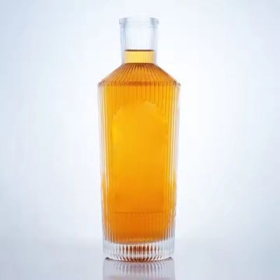 High Quality Clear 500ml 700ml Glass Bottle Vodka Spirits Whiskey Gin Glass Rum Bottle With Corks