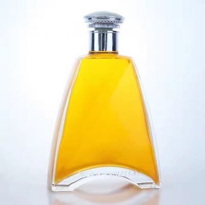 Customized modern style 700ml glass bottle whisky liquor brandy gin bottles botella de vidrio with screw cap