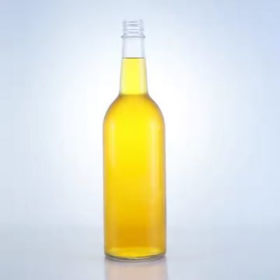 Custom Design 750ml Hot Selling Spirits Vodka Whiskey Rum Empty Clear Glass Wine Bottle With Screw Cap