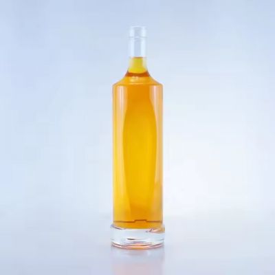 Wholesale Transparent Super Flint 500ml 700ml 750ml Liquor Glass Bottle Gin Tequila Whisky Brandy Glass Bottle With Cork