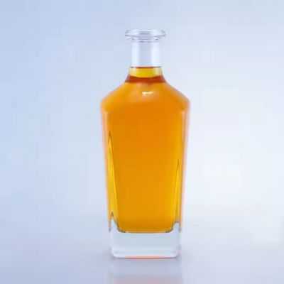 Factory Direct Liquor Bottle 500ml 700ml 750ml Square Empty Glass Bottle Vodka Whisky Tequila Rum Bottle With Cork