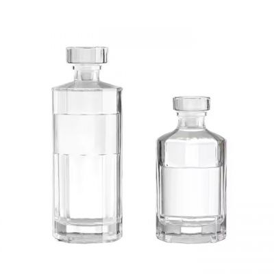 Wholesale factory price 700ml 750ml 500ml 1000ml empty alcohol whiskey vodka spirit glass bottle