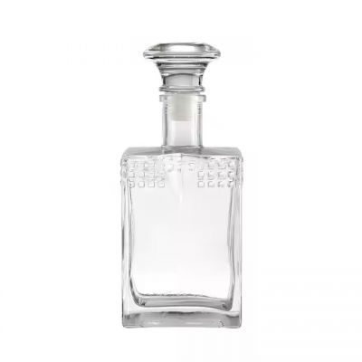 Cheap Price 700ml Clear Empty Glass Bottle For Vodka Wine Whiskey Bottle