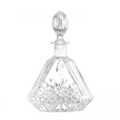 classic design exquisite emboss square 70cl liquor glass bottle