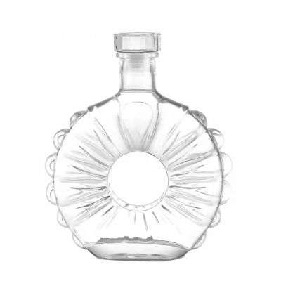 500ml 750ml NEW Design premium white glass material whiskey liquor glass bottle with stopper