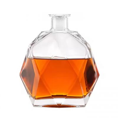 2023 Hot selling customized wholesale 500ml 750ml star shell whiskey vodka glass bottle