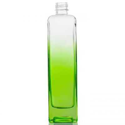 Fancy Square shaped 700ml Spray clear empty whisky vodka glass bottle juice beverage rum glass bottle with corks
