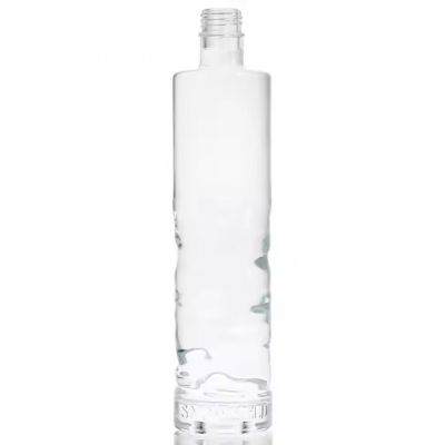 Hot selling Unique Design 700ml Clear Super Flint Custom Spirit Liquor Whisky Gin Rum Vodka Glass Bottle With Corks