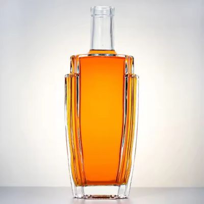 Hot selling Fancy 700ml Customized Spirit Liquor Bottle transparent vodka whiskey glass bottle with corks