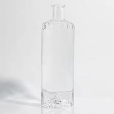 China supplier hot selling super flint custom frosted glass bottle for vodka