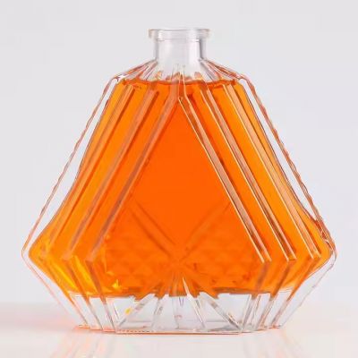 high quality customized Glass Whisky Bottle With embossed logo