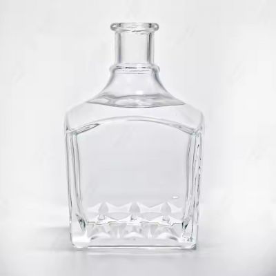 200 Ml 375 Ml 500 Ml 750 Ml 1000 Ml Square Super Flint Glass High Quality Vodka Tequila Whiskey Glass Bottle With Airtight Cork