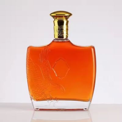 Small Mouth Short Neck Square Shape Whiskey Bottle 750ml Fly Eagle Embossed High Capacity Anti-Skidding Thick Bottom