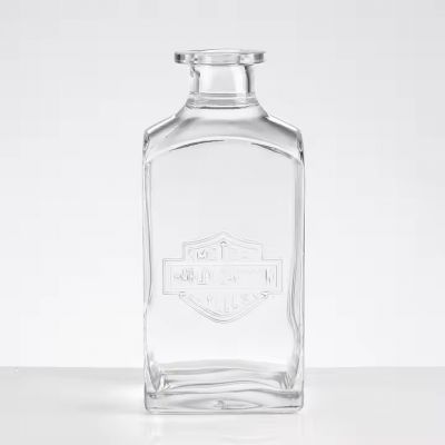 Classic Design Exquisite Emboss Square 70cl Liquor Glass Bottle
