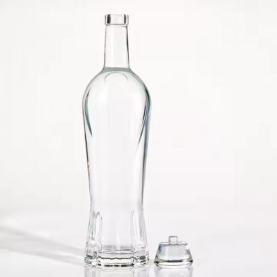 High-end design sense 750ml Factory price Whiskey Brandy Gin glass bottle with cork