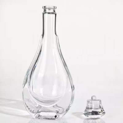 Premium design 750ml oil bottle Customizable logo Tequila brandy bottle with cork