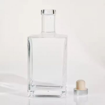 Factory direct sale square bottle 750ml glass bottle gin rum whiskey bottle with cork