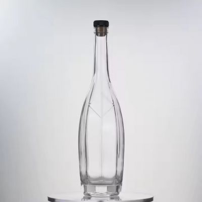 Elegant empty luxury 500ml 700ml 750ml gin vodka glass bottles with cork lid
