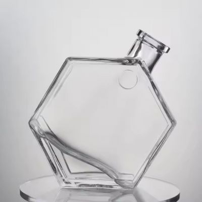 Recyclable storage low price 500ml 700ml 750ml glass bottles for liquor whisky gin