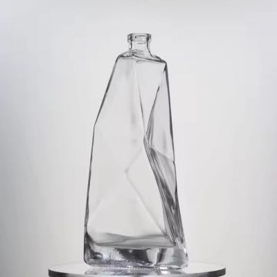 Wholesale transparent unique 500ml 700ml 750ml rum whisky glass bottles with cork lid
