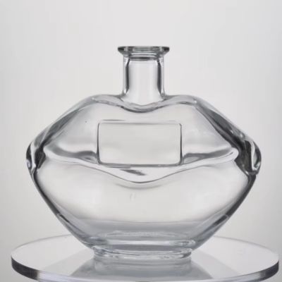 Transparent Customized Drinking 700ml 750ml Whiskey Glass Bottles With Aluminum Screw Cap