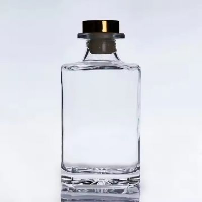 Factory Custom 450ml clear square Shape Glass Bottle With Cork