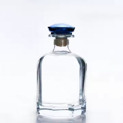 Manufacturer Custom 490ml Crystal White Material Wine Glass Bottle with Cork