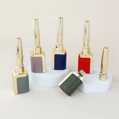 2023 Custom New Design Luxury Unique 9ml Empty Nail Gel Polish Bottle with Gold Lids Nail Lacquer Glass Container Supplier