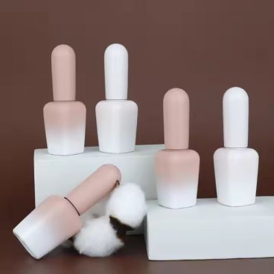 Custom logo Hot Sell 8ml 15ml Gradient Color White to pink Empty Gel Polish Glass Bottle with Brush Nail Varnish Bottle Supplier