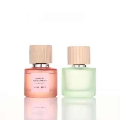 Eco-Friendly Frosted Custom Color 50ml 100ml Round Empty Glass Perfume Bottles Factory Sale Perfume Bottles Blass in Bulk