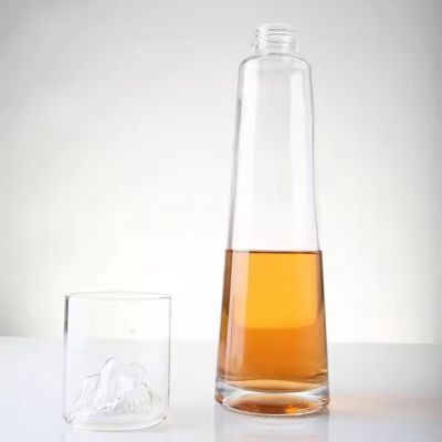 Customizable Wholesale 500ml 750ml Conical Glass Bottle for Vodka Liquor Whisky Rum Features for Premium Beverages