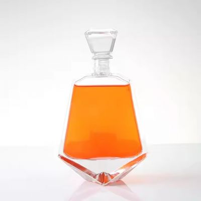 Luxury Wholesale 500ml Factory Manufactures Unique Shaped Bottles Custom Glass Bottles Empty Whisky Vodka Glass Bottles