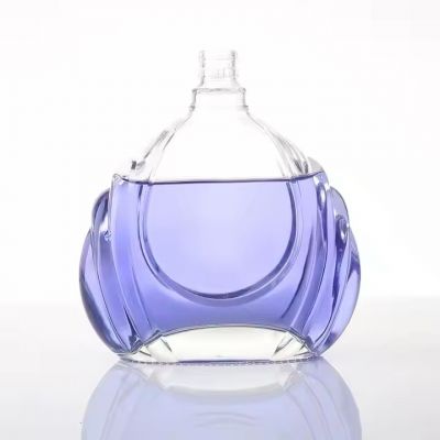 Wholesale Alcohol Customizable Empty Spirit Glass Bottle 700ml 750ml Brandy Whiskey XO Vodka Vodka With Cork Stopper