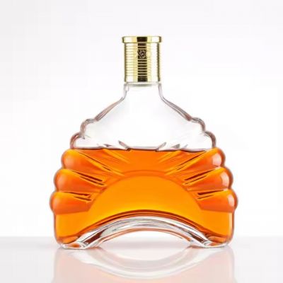 Latest Design 700ml High Flint Rum Wine Vodka Spirits Alcoholic Liquor Bottle 750ml XO Glass Bottle Whisky Tequila Wholesale