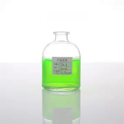 OEM Transparent Glass Square Liquor Bottle 250 ml 500 ml 750 ml Liquor Wine Vodka Glass Bottles With Cork Stopper