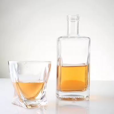 Affordable Quality Upscale Custom Square Packaging Empty Eco Glass Bottle for Liquor Gin Whisky Vodka With Cork
