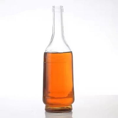 High End Custom Empty Glass Spirit Vodka Liquor Bottle 700ml 750ml with Cork Stopper