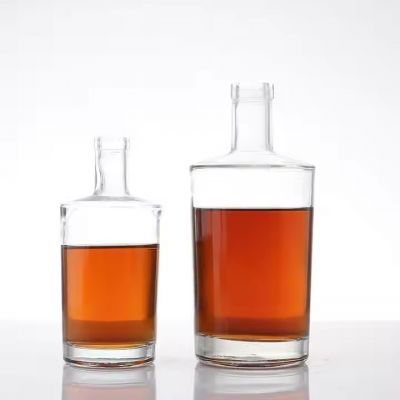 Oil Glass Bottle 500ml 250ml Oil Spirit Bottle Wholesale Olive Beverage Cylinder Custom Cap Cork Glass Products Decal Jasmine