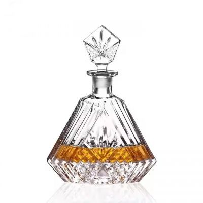 Hot Selling Worldwide Custom Whiskey Glass Bottle Cork 700ml 70cl Liquor Empty Glass Bottle for Whiskey