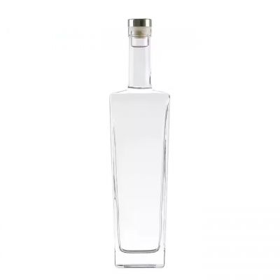 China Manufacturer Clear Flint 750ml Square Glass Bottle for Liquor Vodka Brandy with Stopper Cork