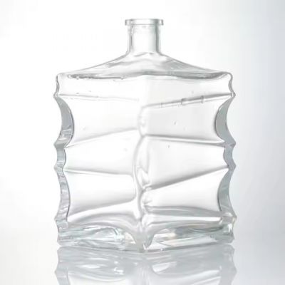 Premium Super Flint Empty Unique Liquor Bottle 750ml Customized Glass Vodka Gin Rum Spirits Bottle with Lids