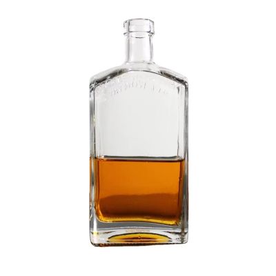 Wholesale 700ml Glass Bottles Spirits Liquor Bottles for Whisky Vodka Brandy Gin Glass Bottles with Cork