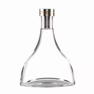 High Quality 700ml Glass Bottles for Sake Xo Whiskey Vodka Tequila Brandy Energy Drinks with Rubber Stopper