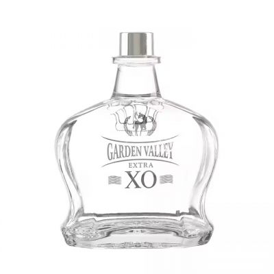 750ml Classic Special Flint Glass Spirits Bottle for Brandy Vodka Whisky with Screw Cap Sealing