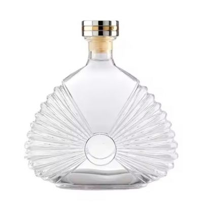 High Quality 700ml Glass Liquor Bottle with Custom Logo Clear for Tequila Brandy with Lid