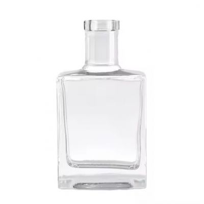 Custom Labels Branding Square 500ml Spirit Glass Bottle Vodka Liquor Packaging Glass Bottles with Custom Cork