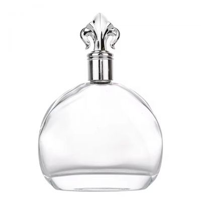Factory Manufacturer 70cl Fancy Thick Bottom Glass Bottle for Premium Spirits Unique Shape Heavy Vodka Bottle with Cork