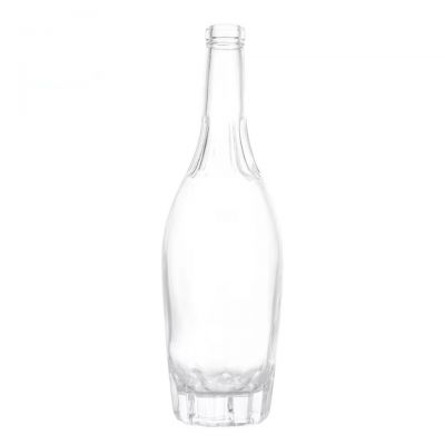 Manufacturer 700ml Super Flint Vodka Bottle with Thick Carved Bottom Pattern Base for Liquor Rum Whiskey with Custom Logo Cork