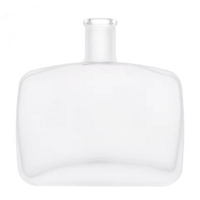 Luxury 700ml Frosted Square Glass Bottle with an Extra Heavy Base for Premium Vodka Gin Whiskey and Liquor Spirits